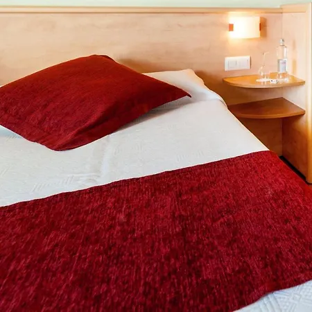 Hotel Xaine Park 4*
