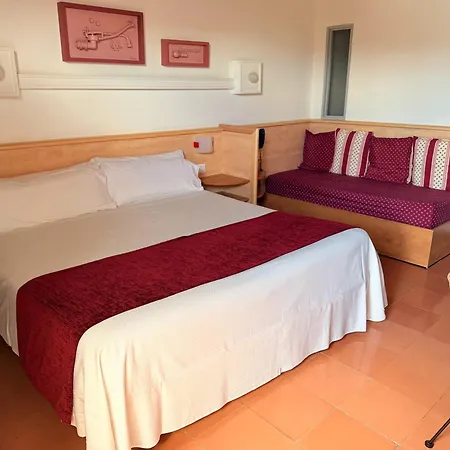 Xaine Park Hotel